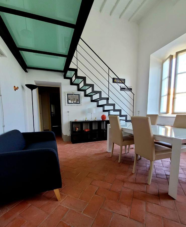La Villa Apartments - Convenient For Sardinia And Corsica - 4 Beds - Private Parking Included With Camera Ліворно Екстер'єр фото
