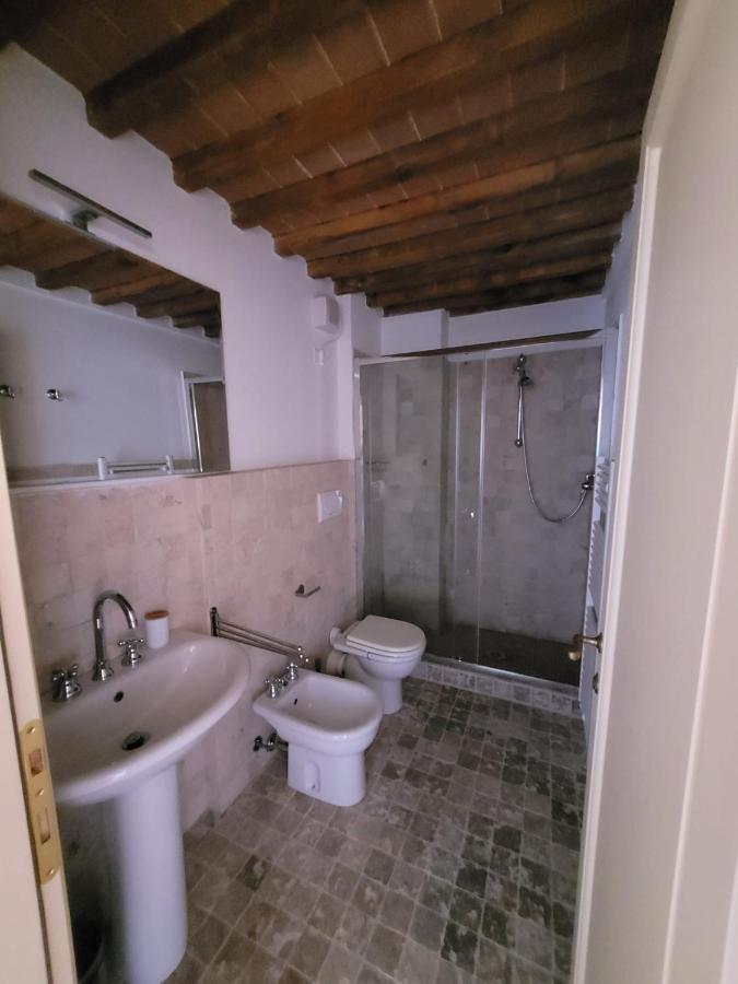 La Villa Apartments - Convenient For Sardinia And Corsica - 4 Beds - Private Parking Included With Camera Ліворно Екстер'єр фото