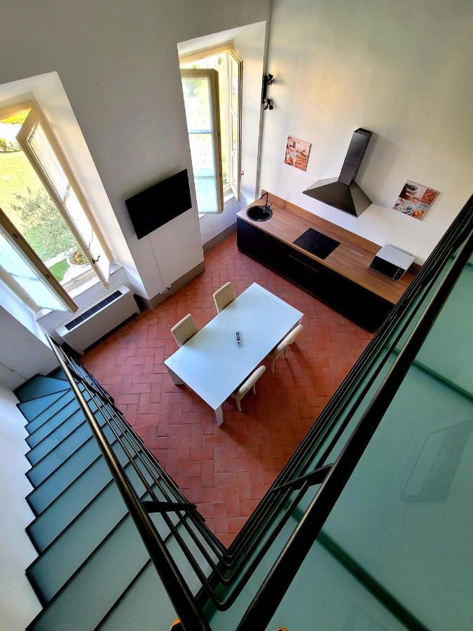 La Villa Apartments - Convenient For Sardinia And Corsica - 4 Beds - Private Parking Included With Camera Ліворно Екстер'єр фото