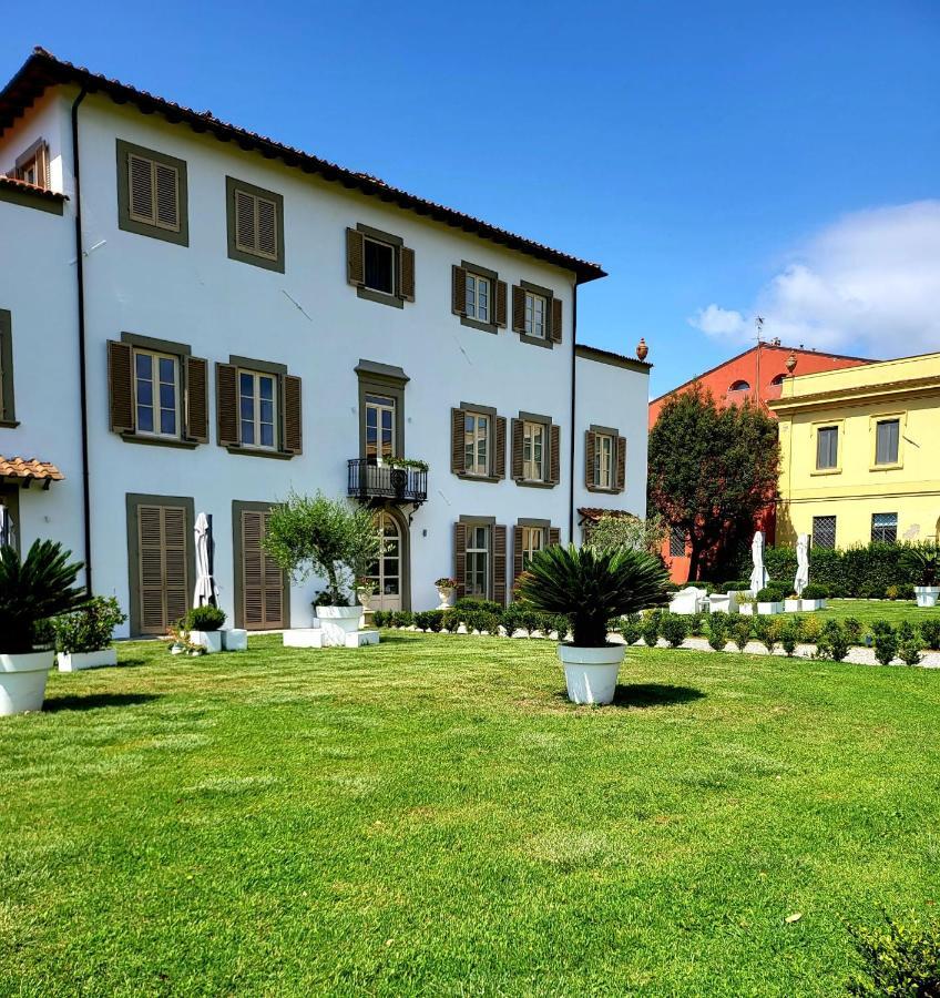 La Villa Apartments - Convenient For Sardinia And Corsica - 4 Beds - Private Parking Included With Camera Ліворно Екстер'єр фото